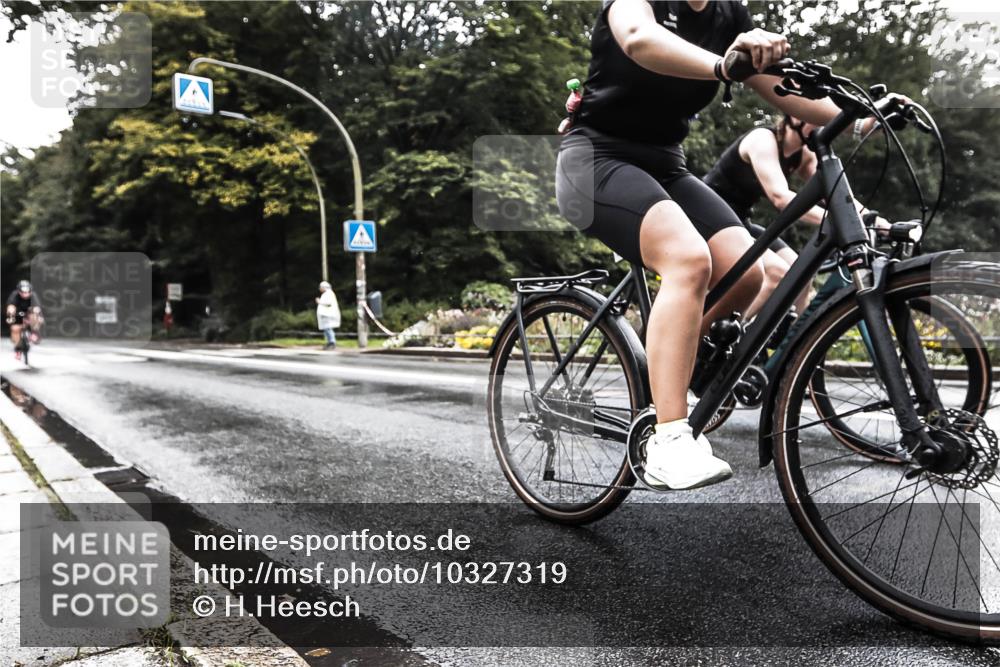 13.09.2026 - Stadtparktriathlon H.Heesch http://msf.ph/oto/10327319 13.09.2026 11:51:24 Radfahren 722, 812, 823, 853, 886, 894, 1800 meine-sportfotos.de