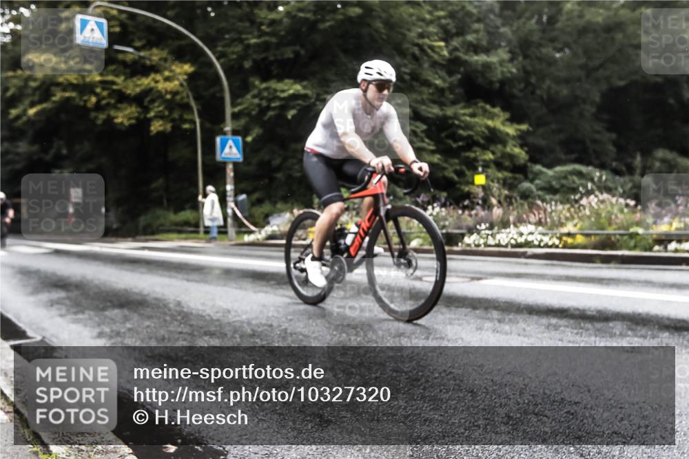 13.09.2026 - Stadtparktriathlon H.Heesch http://msf.ph/oto/10327320 13.09.2026 13:01:56 Radfahren 1189, 1299, 1376, 1393 meine-sportfotos.de