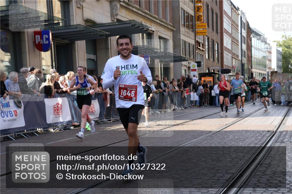 13.09.2026 - 21. swb-Marathon Bremen Strokosch-Dieckow http://msf.ph/oto/10327322 13.09.2026 13:20:40 Ziel 769, 854, 1056, 1191, 1881, 2425, 2640, 3356, 3450, 3866, 3933, 4126, 4316, 4362, 4465, 4482, 4612, 4734, 5161, 5213, 5954, 6177, 6357, 6401, 6680, 6970, 7517, 7902, 8005, 8141, 8237, 8622, 8804, 8971, 9267, 9268, 9691, 13120, 13126, 201, 232, 334, 541, 769, 876, 1197, 1528, 1646, 2493, 2577, 2953, 3813, 4174, 4351, 4357, 4358, 4482, 5137, 5450, 5493, 5855, 6177, 6495, 6496, 7411, 8141, 8178, 8804, 9047, 9162, 9691, 9721, 9949, 13126, 13222 meine-sportfotos.de
