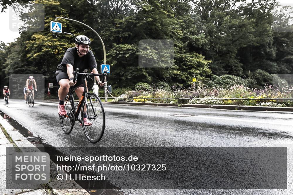 13.09.2026 - Stadtparktriathlon H.Heesch http://msf.ph/oto/10327325 13.09.2026 11:51:26 Radfahren 722, 796, 812, 823, 853, 886, 1800 meine-sportfotos.de