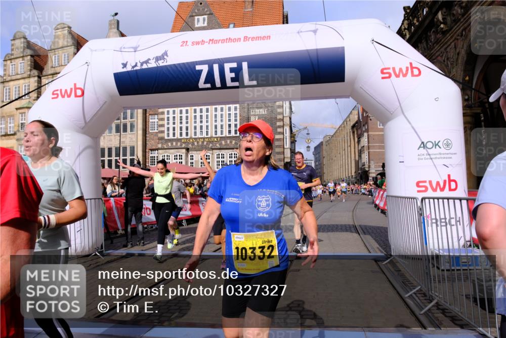 13.09.2026 - 21. swb-Marathon Bremen Tim E. http://msf.ph/oto/10327327 13.09.2026 11:01:58 Ziel 10181, 10251, 10332, 10497, 11075, 11150, 11305, 11324, 11412, 11413, 11479, 11486, 11550, 11551, 11666, 11668, 11747, 11798, 11985, 11986, 12379 meine-sportfotos.de
