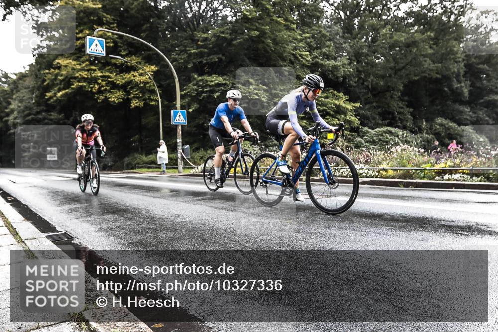 13.09.2026 - Stadtparktriathlon H.Heesch http://msf.ph/oto/10327336 13.09.2026 11:51:27 Radfahren 722, 796, 812, 853, 886, 1800 meine-sportfotos.de