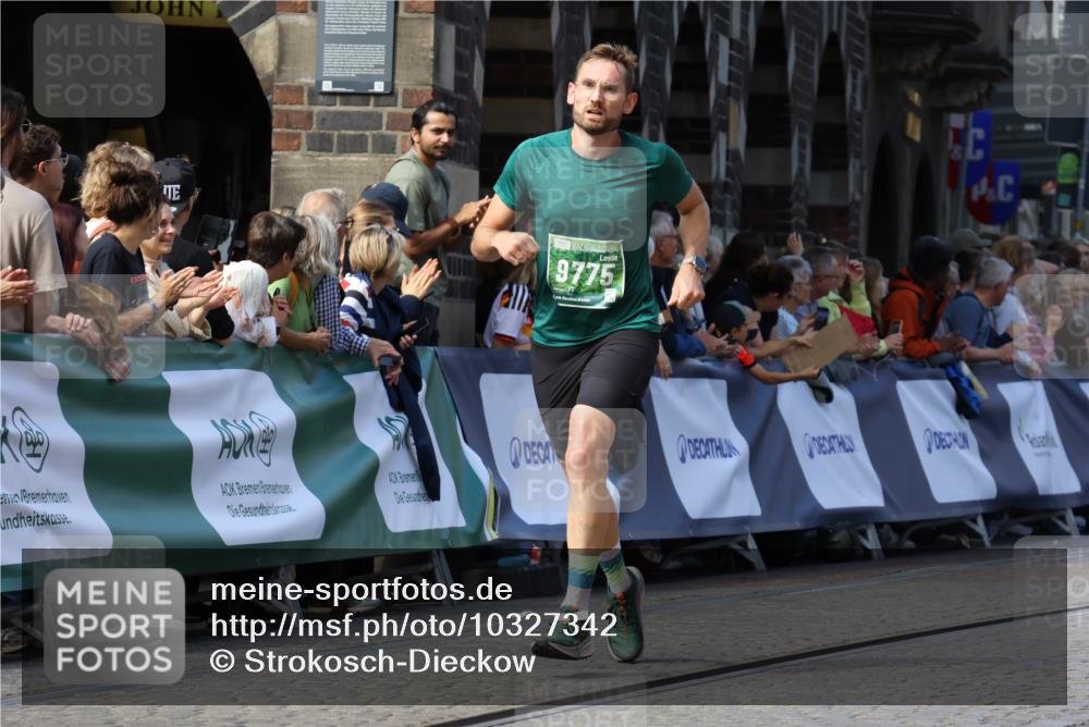 13.09.2026 - 21. swb-Marathon Bremen Strokosch-Dieckow http://msf.ph/oto/10327342 13.09.2026 13:12:37 Ziel 899, 2447, 3362, 3830, 5940, 6107, 6739, 7328, 7521, 8981, 13013, 1513, 2350, 3988, 4605, 8029, 9775, 13106 meine-sportfotos.de
