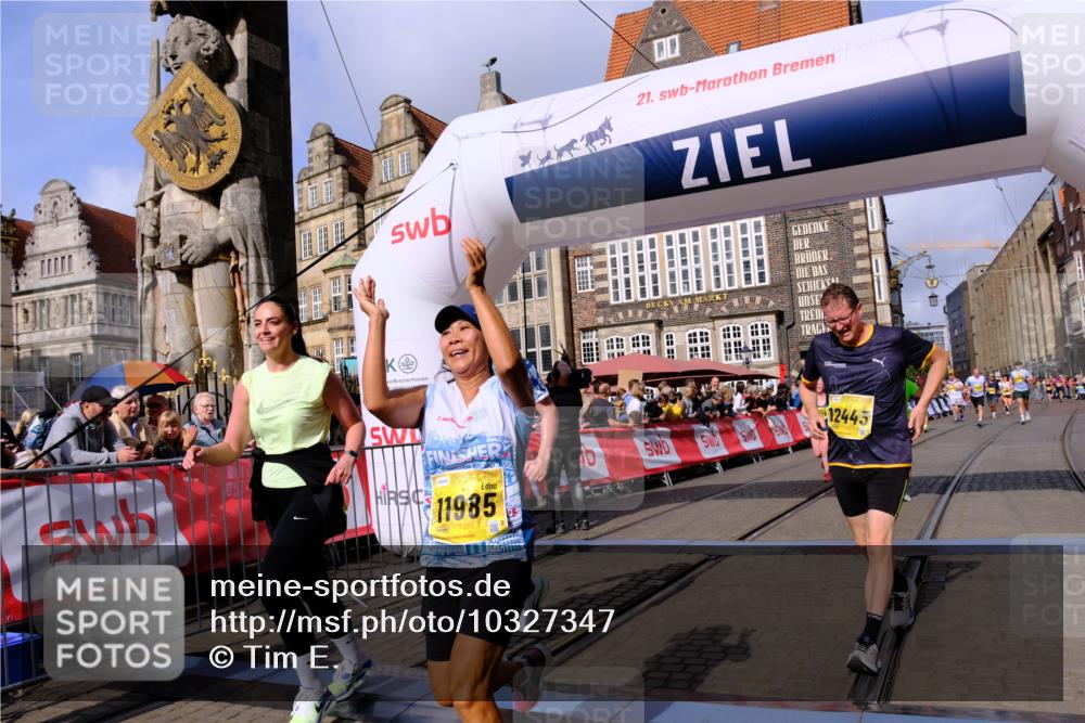 13.09.2026 - 21. swb-Marathon Bremen Tim E. http://msf.ph/oto/10327347 13.09.2026 11:01:59 Ziel 10181, 10251, 10332, 10497, 11075, 11150, 11305, 11324, 11369, 11412, 11413, 11479, 11486, 11550, 11551, 11668, 11747, 11985, 11986, 12379 meine-sportfotos.de