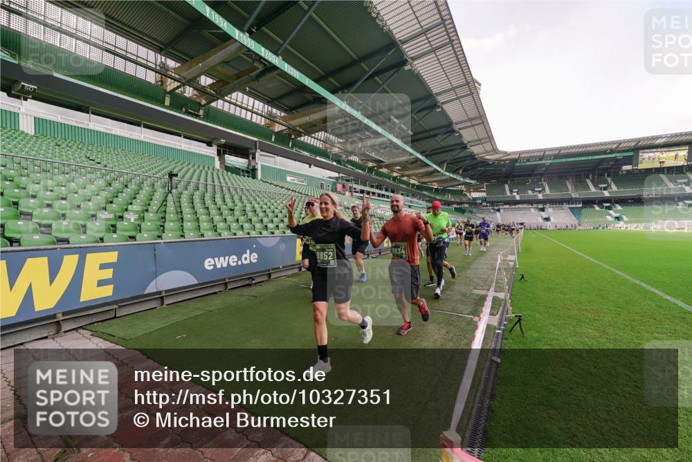 13.09.2026 - 21. swb-Marathon Bremen Michael Burmester http://msf.ph/oto/10327351 13.09.2026 13:32:22 Laufen im Stadion 295, 344, 350, 386, 487, 490, 617, 690, 786, 787, 840, 965, 1133, 1142, 1292, 1310, 1314, 1326, 1329, 1377, 1427, 1529, 1591, 1592, 1775, 1801, 1869, 1892, 1897, 1904, 1923, 2077, 2230, 2231, 2253, 2270, 2274, 2320, 2344, 2374, 2456, 2514, 2523, 2539, 2556, 2616, 2630, 2643, 2649, 2677, 2726, 2769, 2848, 2877, 2945, 2952, 3014, 3038, 3094, 3140, 3223, 3350, 3379, 3401, 3426, 3572, 3601, 3644, 3723, 3736, 3746, 3901, 3918, 3944 meine-sportfotos.de