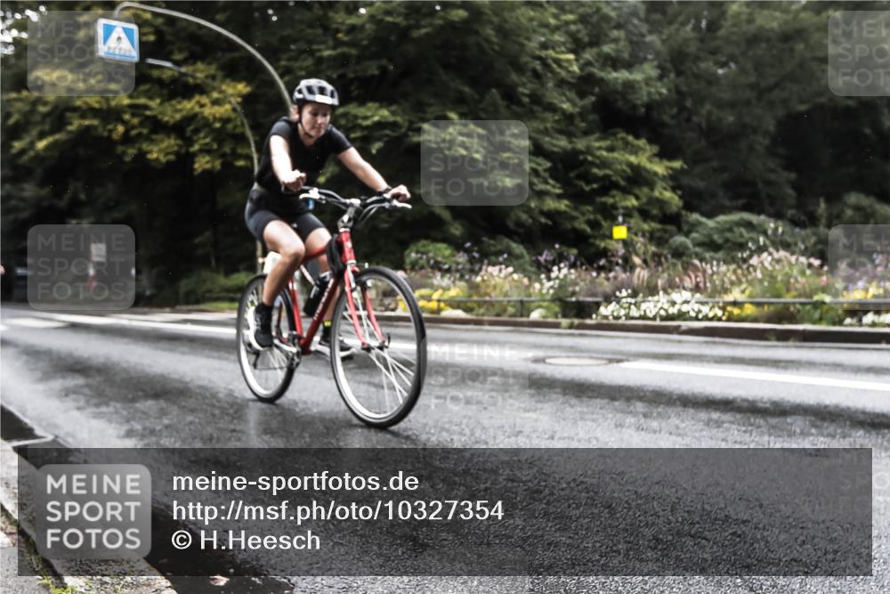 13.09.2026 - Stadtparktriathlon H.Heesch http://msf.ph/oto/10327354 13.09.2026 13:02:02 Radfahren 1232, 1248, 1255, 1287, 1329, 1355, 1393 meine-sportfotos.de