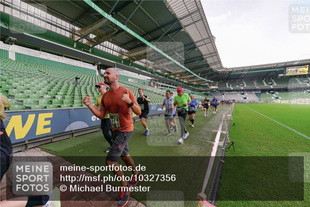 13.09.2026 - 21. swb-Marathon Bremen Michael Burmester http://msf.ph/oto/10327356 13.09.2026 13:32:23 Laufen im Stadion 295, 344, 350, 386, 487, 490, 617, 690, 786, 787, 840, 965, 1133, 1142, 1292, 1310, 1314, 1326, 1329, 1377, 1427, 1591, 1592, 1775, 1801, 1869, 1892, 1897, 1904, 1923, 2077, 2230, 2231, 2253, 2270, 2274, 2320, 2344, 2374, 2456, 2514, 2523, 2539, 2556, 2616, 2630, 2643, 2649, 2677, 2726, 2769, 2848, 2877, 2945, 2952, 3014, 3038, 3094, 3140, 3223, 3350, 3379, 3401, 3426, 3572, 3601, 3644, 3723, 3736, 3746, 3901, 3918, 3944 meine-sportfotos.de