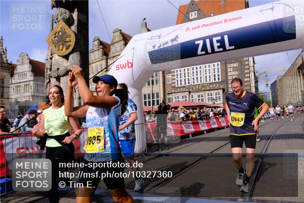 13.09.2026 - 21. swb-Marathon Bremen Tim E. http://msf.ph/oto/10327360 13.09.2026 11:02:00 Ziel 10251, 10332, 10497, 11075, 11150, 11305, 11324, 11369, 11412, 11413, 11479, 11486, 11668, 11747, 11985, 11986, 12379, 12466 meine-sportfotos.de
