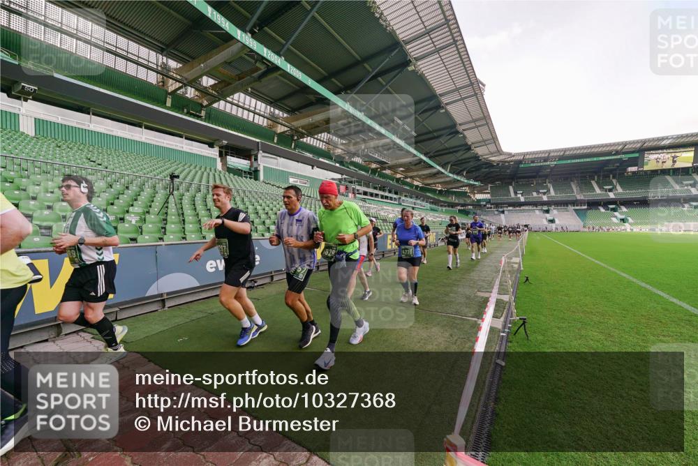 13.09.2026 - 21. swb-Marathon Bremen Michael Burmester http://msf.ph/oto/10327368 13.09.2026 13:32:23 Laufen im Stadion 295, 344, 350, 386, 487, 490, 617, 690, 786, 787, 840, 965, 1133, 1142, 1292, 1310, 1314, 1326, 1329, 1377, 1427, 1591, 1592, 1775, 1801, 1869, 1892, 1897, 1904, 1923, 2077, 2230, 2231, 2253, 2270, 2274, 2320, 2344, 2374, 2456, 2514, 2523, 2539, 2556, 2616, 2630, 2643, 2649, 2677, 2726, 2769, 2848, 2877, 2945, 2952, 3014, 3038, 3094, 3140, 3223, 3350, 3379, 3401, 3426, 3572, 3601, 3644, 3723, 3736, 3746, 3901, 3918, 3944 meine-sportfotos.de