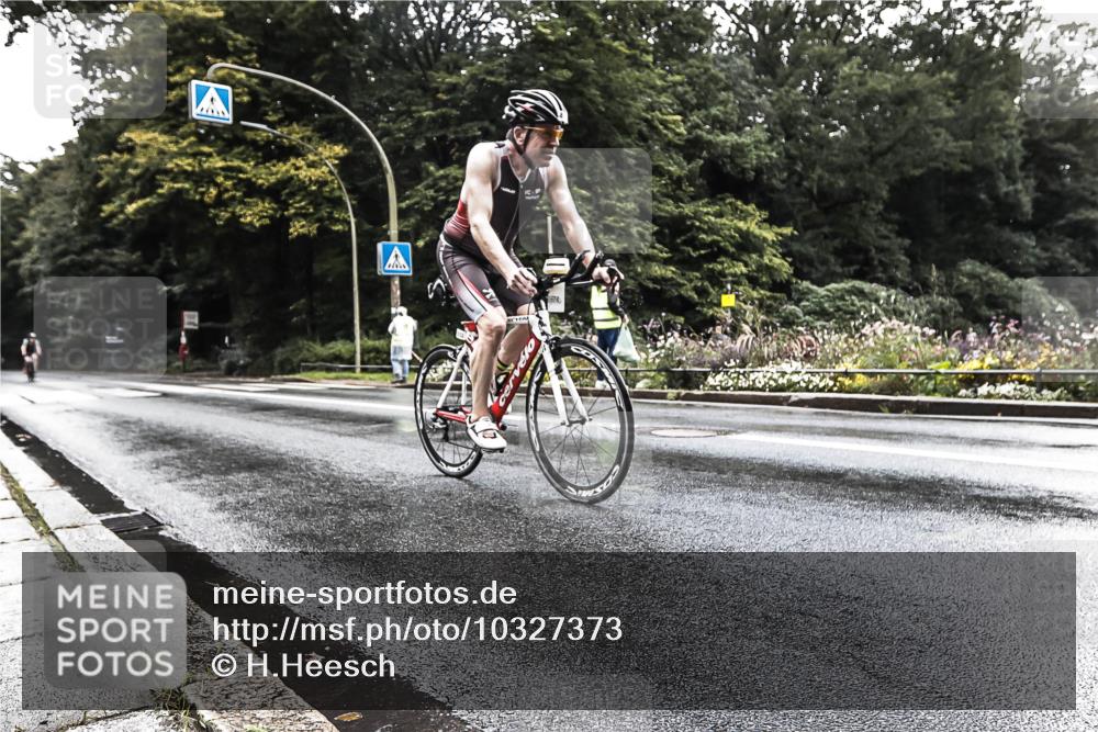 13.09.2026 - Stadtparktriathlon H.Heesch http://msf.ph/oto/10327373 13.09.2026 11:51:46 Radfahren 832, 851 meine-sportfotos.de