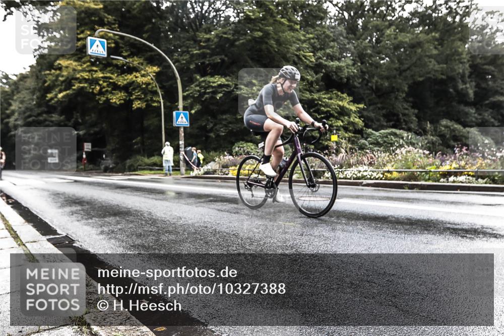 13.09.2026 - Stadtparktriathlon H.Heesch http://msf.ph/oto/10327388 13.09.2026 11:51:52 Radfahren 714, 773, 808, 911 meine-sportfotos.de