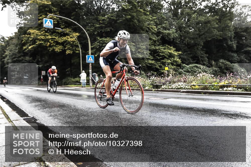 13.09.2026 - Stadtparktriathlon H.Heesch http://msf.ph/oto/10327398 13.09.2026 11:51:57 Radfahren 755, 830, 877 meine-sportfotos.de