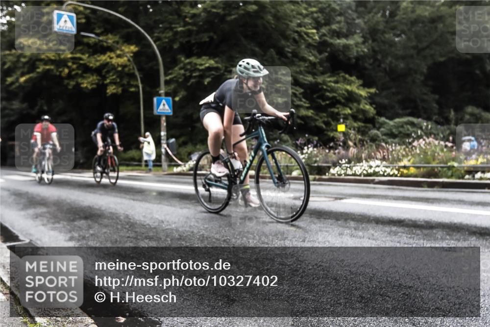 13.09.2026 - Stadtparktriathlon H.Heesch http://msf.ph/oto/10327402 13.09.2026 13:02:23 Radfahren 1195, 1347, 1356, 1364, 1380, 1395, 1396 meine-sportfotos.de