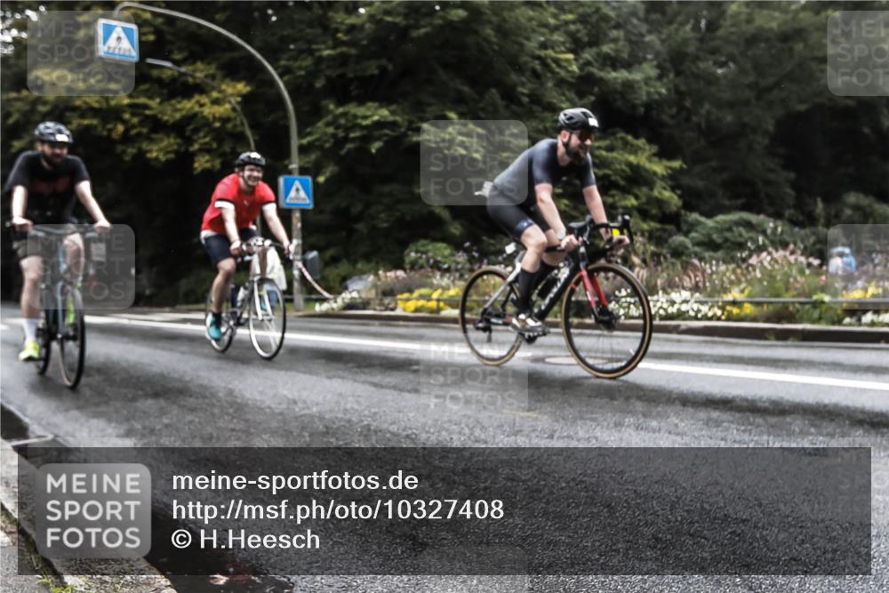13.09.2026 - Stadtparktriathlon H.Heesch http://msf.ph/oto/10327408 13.09.2026 13:02:24 Radfahren 1195, 1347, 1356, 1364, 1380 meine-sportfotos.de