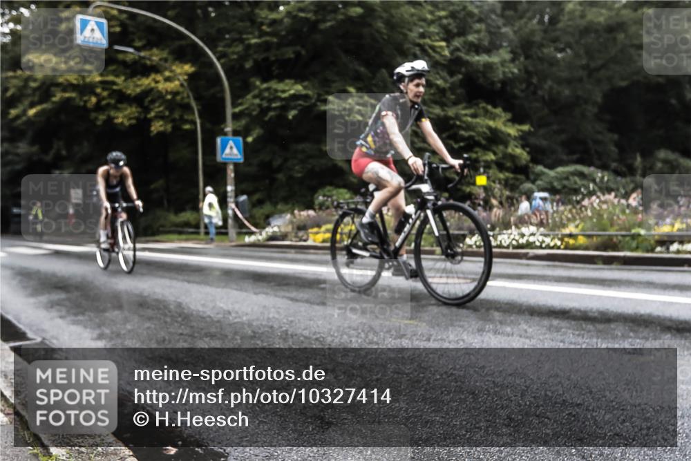 13.09.2026 - Stadtparktriathlon H.Heesch http://msf.ph/oto/10327414 13.09.2026 13:02:32 Radfahren 1334, 1363, 1408 meine-sportfotos.de