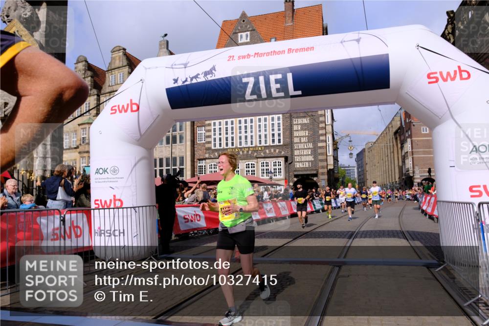 13.09.2026 - 21. swb-Marathon Bremen Tim E. http://msf.ph/oto/10327415 13.09.2026 11:02:02 Ziel 10251, 10332, 10409, 10444, 10497, 11075, 11115, 11150, 11305, 11369, 11412, 11413, 11479, 11486, 11668, 11747, 11985, 11986, 12379, 12466 meine-sportfotos.de