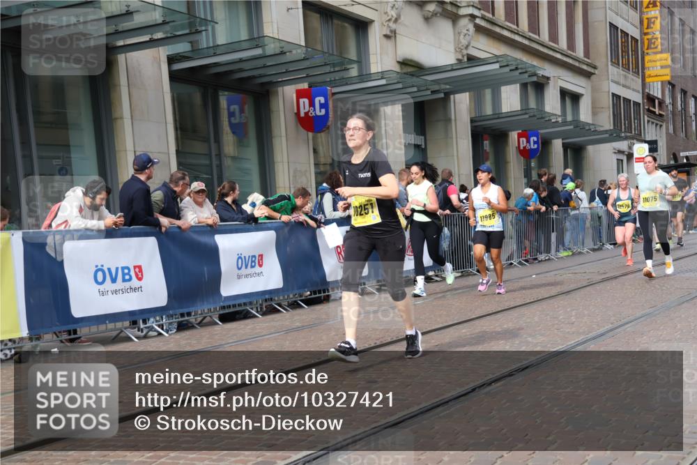 13.09.2026 - 21. swb-Marathon Bremen Strokosch-Dieckow http://msf.ph/oto/10327421 13.09.2026 11:01:32 Ziel 10257, 10332, 10409, 10444, 10497, 10617, 10817, 10924, 11075, 11115, 11150, 11268, 11305, 11369, 11412, 11413, 11436, 11479, 11486, 11668, 11747, 11859, 11985, 11986, 12095, 12145, 12360, 12379, 12412, 12466, 10181, 10251, 10560, 10647, 10648, 10678, 10892, 11260, 11306, 11324, 11459, 11467, 11550, 11551, 11666, 11751, 11788, 11796, 11798, 11813, 11816, 11969, 11970, 12047, 12062, 12245, 12283, 12390, 12391 meine-sportfotos.de