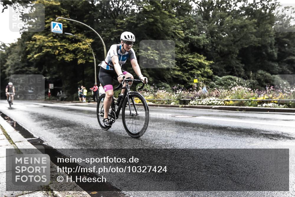 13.09.2026 - Stadtparktriathlon H.Heesch http://msf.ph/oto/10327424 13.09.2026 11:52:28 Radfahren 716, 806, 928 meine-sportfotos.de
