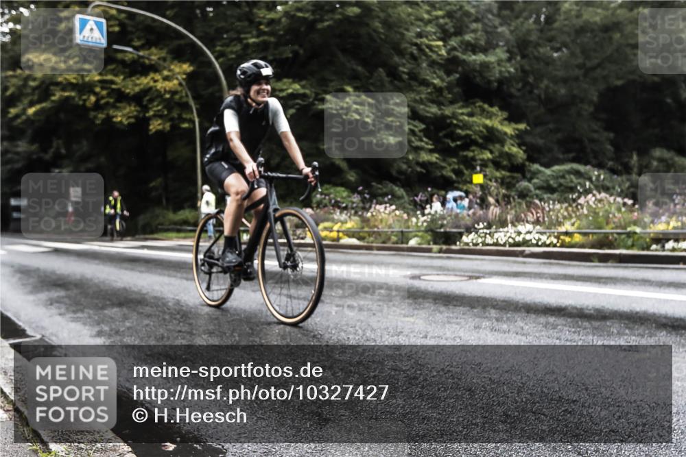 13.09.2026 - Stadtparktriathlon H.Heesch http://msf.ph/oto/10327427 13.09.2026 13:02:36 Radfahren 1220, 1334, 1378, 1408 meine-sportfotos.de