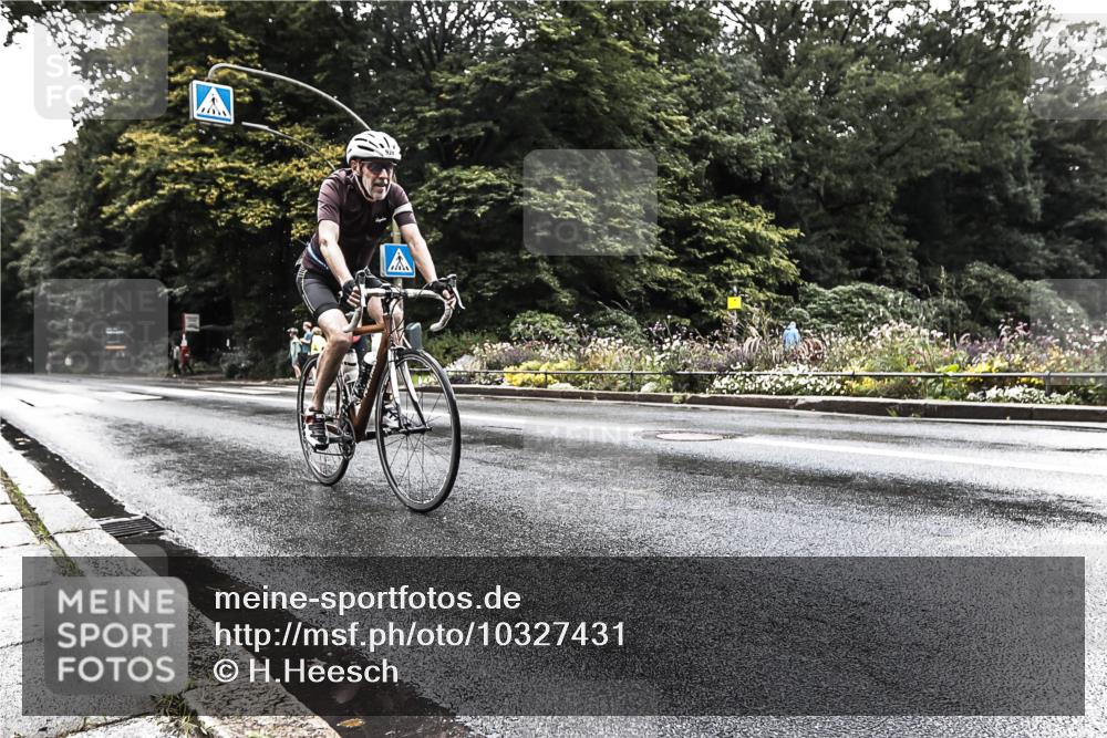 13.09.2026 - Stadtparktriathlon H.Heesch http://msf.ph/oto/10327431 13.09.2026 11:52:30 Radfahren 716, 806, 928 meine-sportfotos.de
