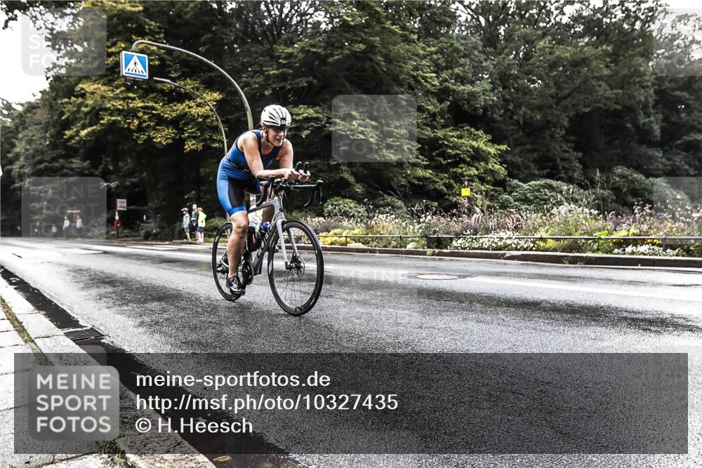 13.09.2026 - Stadtparktriathlon H.Heesch http://msf.ph/oto/10327435 13.09.2026 11:52:37 Radfahren 815, 841 meine-sportfotos.de