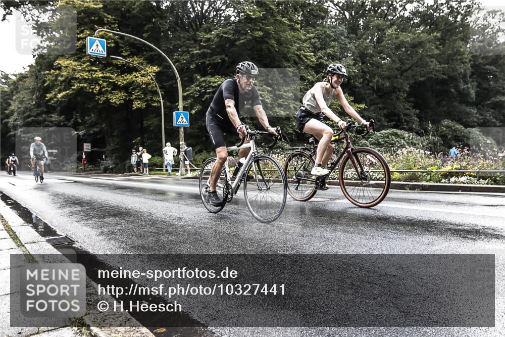 13.09.2026 - Stadtparktriathlon H.Heesch http://msf.ph/oto/10327441 13.09.2026 11:52:44 Radfahren 760, 861, 938 meine-sportfotos.de