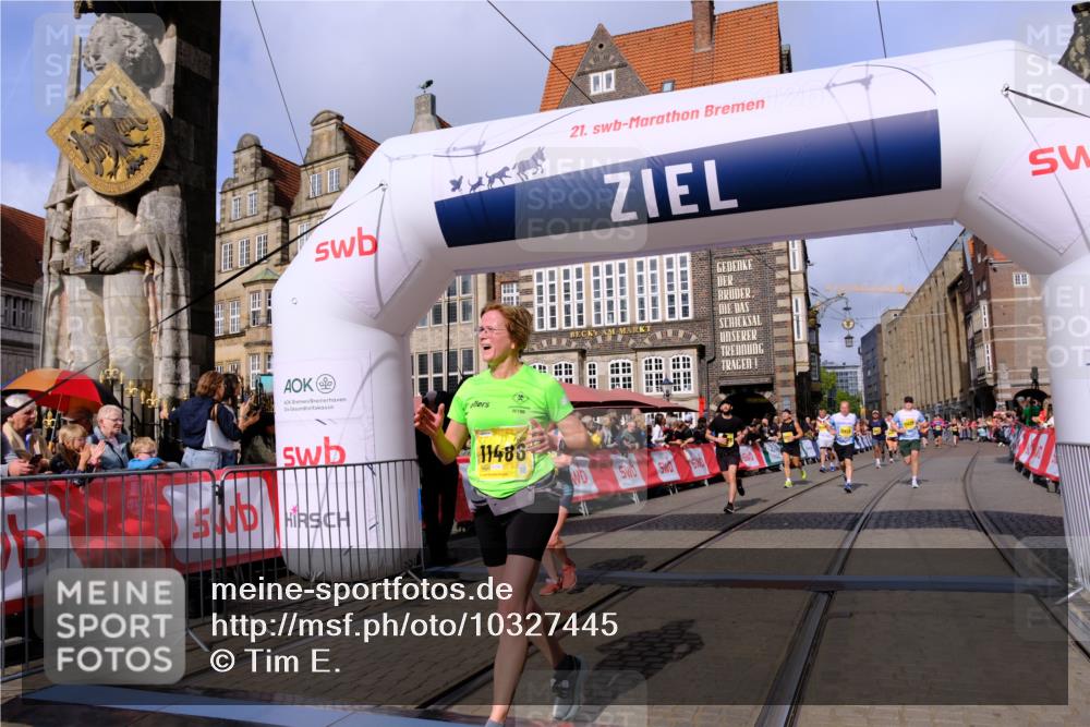 13.09.2026 - 21. swb-Marathon Bremen Tim E. http://msf.ph/oto/10327445 13.09.2026 11:02:02 Ziel 10251, 10332, 10409, 10444, 10497, 11075, 11115, 11150, 11305, 11369, 11412, 11413, 11479, 11486, 11668, 11747, 11985, 11986, 12379, 12466 meine-sportfotos.de