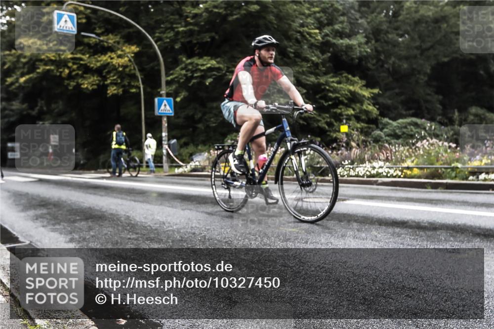 13.09.2026 - Stadtparktriathlon H.Heesch http://msf.ph/oto/10327450 13.09.2026 13:03:10 Radfahren 1100, 1234, 1257 meine-sportfotos.de
