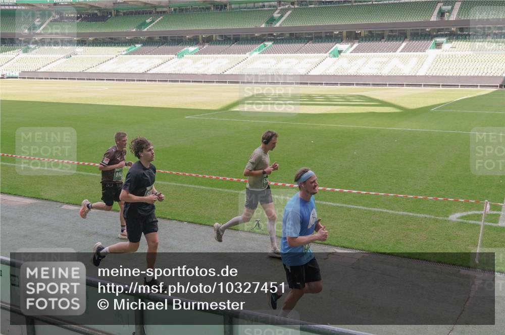 13.09.2026 - 21. swb-Marathon Bremen Michael Burmester http://msf.ph/oto/10327451 13.09.2026 12:57:17 Laufen im Stadion 307, 334, 431, 465, 769, 776, 789, 790, 857, 876, 909, 926, 948, 1010, 1130, 1191, 1199, 1254, 1535, 1601, 1750, 1752, 1809, 1881, 1900, 1972, 2001, 2040, 2046, 2051, 2075, 2260, 2324, 2371, 2397, 2402, 2423, 2473, 2493, 2535, 2634, 2640, 2671, 2761, 2812, 2903, 2904, 2948, 3051, 3078, 3119, 3138, 3182, 3186, 3202, 3290, 3319, 3348, 3411, 3450, 3458, 3508, 3514, 3634, 3655, 3685, 3690, 3695, 3760, 3813, 3866, 3939, 4101, 4120, 4171, 4174, 4316, 4479, 5695 meine-sportfotos.de