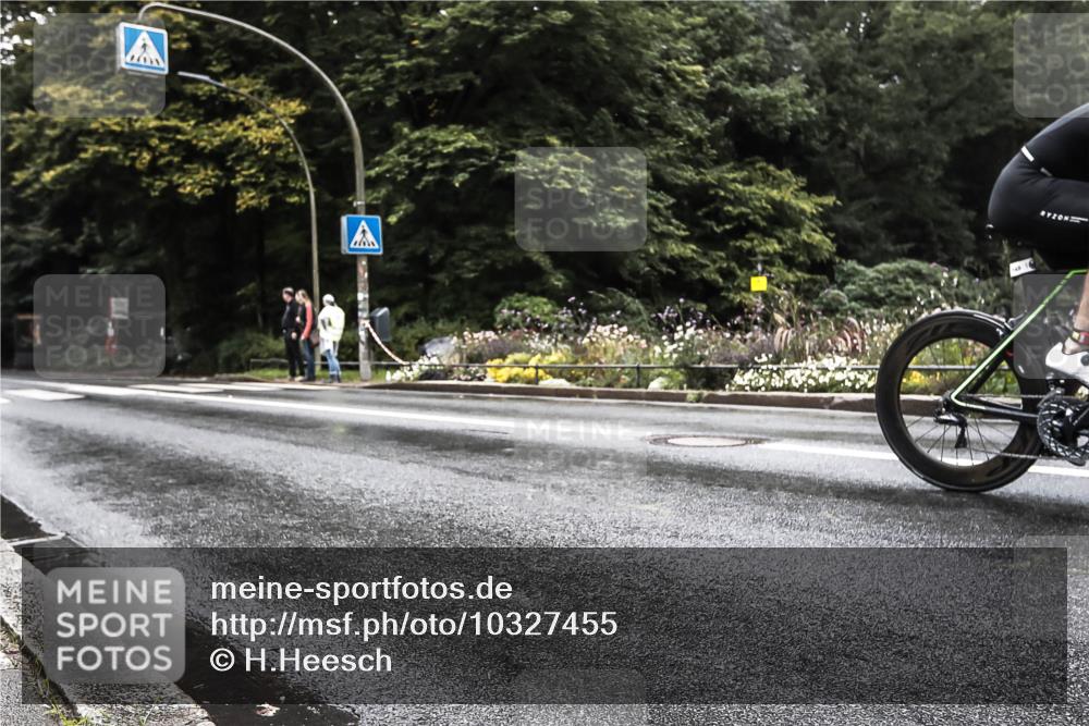 13.09.2026 - Stadtparktriathlon H.Heesch http://msf.ph/oto/10327455 13.09.2026 13:03:21 Radfahren 1426 meine-sportfotos.de