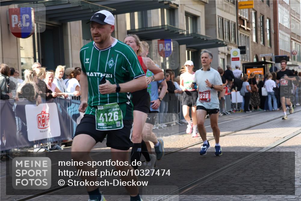 13.09.2026 - 21. swb-Marathon Bremen Strokosch-Dieckow http://msf.ph/oto/10327474 13.09.2026 13:20:44 Ziel 854, 1056, 1191, 1881, 2425, 2640, 3356, 3450, 3933, 4126, 4316, 4362, 4465, 4612, 4734, 5161, 6357, 6401, 6680, 6970, 7902, 8237, 8323, 8408, 8622, 8791, 8971, 9267, 9268, 13120, 201, 334, 541, 769, 876, 1197, 1528, 1646, 2493, 2953, 3813, 3866, 4174, 4357, 4358, 4482, 5137, 5213, 5493, 5855, 5954, 6177, 6495, 6496, 7411, 7517, 8005, 8141, 8804, 9162, 9691, 9721, 9949, 13126, 13222 meine-sportfotos.de