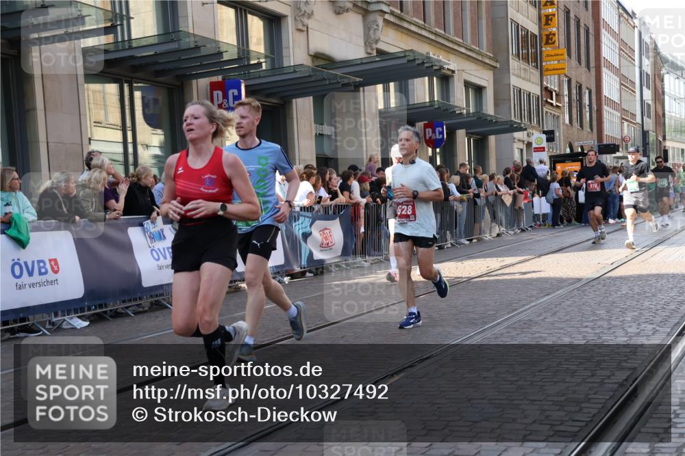 13.09.2026 - 21. swb-Marathon Bremen Strokosch-Dieckow http://msf.ph/oto/10327492 13.09.2026 13:20:45 Ziel 226, 854, 1056, 1191, 1881, 2425, 2640, 2979, 3356, 3450, 3933, 4126, 4316, 4362, 4465, 4612, 4734, 5161, 6357, 6401, 6680, 6970, 7902, 8237, 8323, 8408, 8622, 8791, 8971, 9267, 9268, 13120, 201, 334, 541, 769, 876, 1197, 1528, 1646, 2493, 2953, 3813, 3866, 4174, 4357, 4358, 4482, 5213, 5493, 5855, 5954, 6177, 6495, 6496, 7411, 7517, 8005, 8141, 8804, 9162, 9691, 9721, 9949, 13126 meine-sportfotos.de