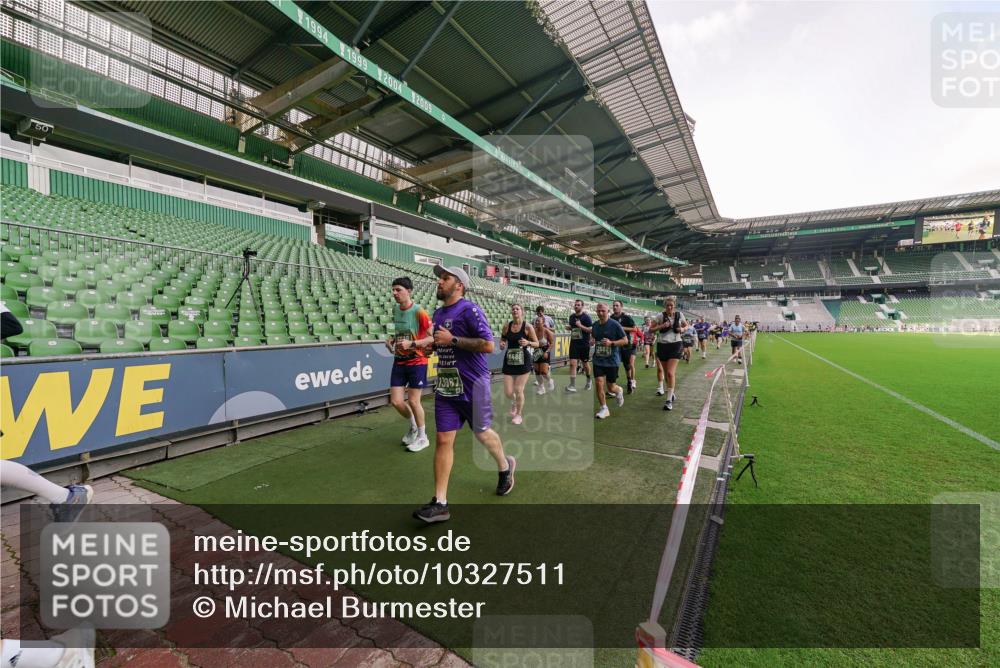 13.09.2026 - 21. swb-Marathon Bremen Michael Burmester http://msf.ph/oto/10327511 13.09.2026 13:32:39 Laufen im Stadion 155, 295, 344, 350, 386, 487, 490, 617, 690, 786, 787, 840, 965, 1001, 1051, 1133, 1142, 1292, 1310, 1314, 1326, 1329, 1377, 1427, 1591, 1592, 1801, 1869, 1892, 1897, 1904, 1923, 2077, 2132, 2226, 2230, 2231, 2253, 2270, 2274, 2320, 2344, 2374, 2456, 2514, 2523, 2539, 2556, 2616, 2630, 2649, 2726, 2769, 2848, 2945, 2952, 3014, 3038, 3140, 3223, 3350, 3379, 3426, 3572, 3601, 3614, 3644, 3736, 3746, 3797, 3901, 3918, 3944 meine-sportfotos.de