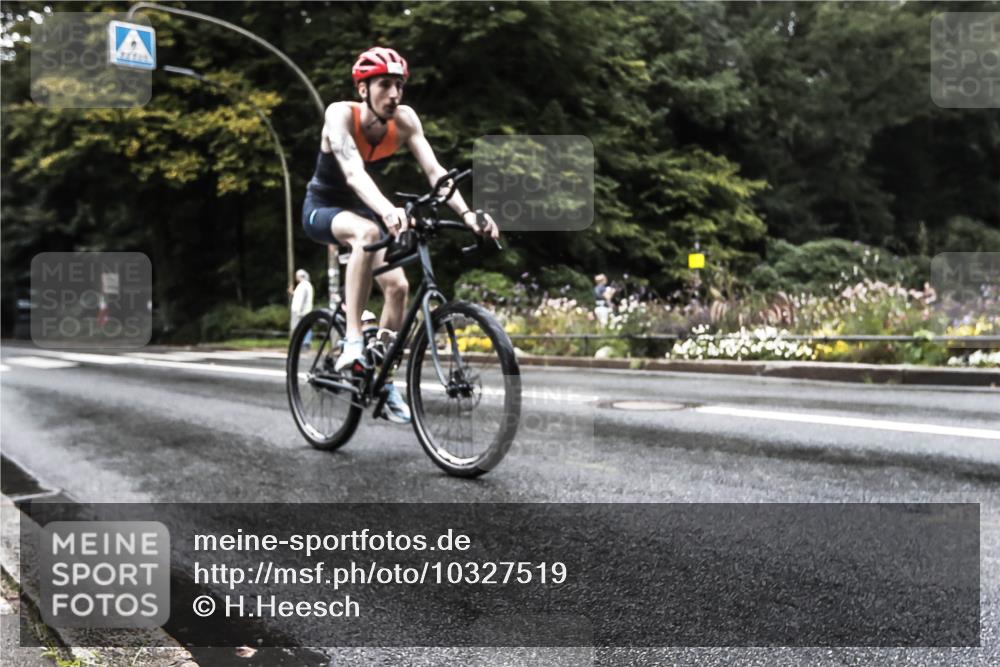 13.09.2026 - Stadtparktriathlon H.Heesch http://msf.ph/oto/10327519 13.09.2026 13:04:09 Radfahren 1260, 1289 meine-sportfotos.de