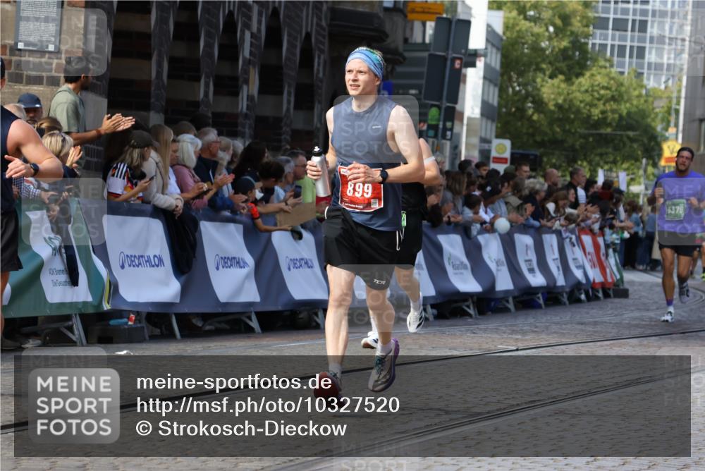 13.09.2026 - 21. swb-Marathon Bremen Strokosch-Dieckow http://msf.ph/oto/10327520 13.09.2026 13:12:48 Ziel 899, 1517, 2362, 2480, 3054, 3362, 4560, 4879, 5416, 6796, 7328, 8981, 9803, 868, 1513, 2350, 2442, 2559, 2801, 2858, 5379, 5965, 6349, 8419, 8798, 9217, 13140 meine-sportfotos.de