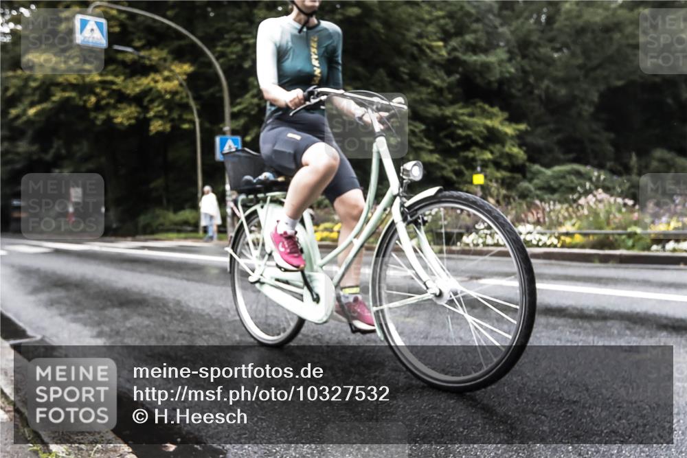 13.09.2026 - Stadtparktriathlon H.Heesch http://msf.ph/oto/10327532 13.09.2026 13:04:21 Radfahren 1170, 1297 meine-sportfotos.de