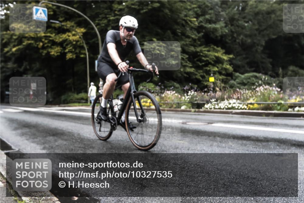 13.09.2026 - Stadtparktriathlon H.Heesch http://msf.ph/oto/10327535 13.09.2026 13:04:23 Radfahren 1170, 1297, 1301 meine-sportfotos.de