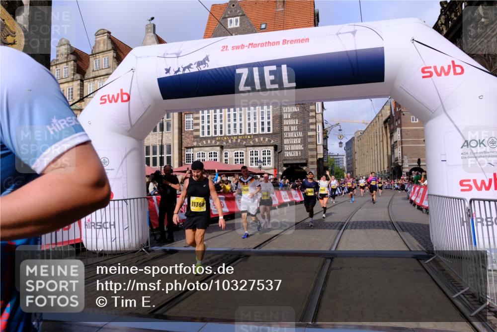 13.09.2026 - 21. swb-Marathon Bremen Tim E. http://msf.ph/oto/10327537 13.09.2026 11:02:07 Ziel 10257, 10332, 10409, 10444, 10817, 11075, 11115, 11150, 11268, 11305, 11369, 11412, 11413, 11436, 11479, 11486, 11668, 11747, 11859, 11985, 11986, 12095, 12379, 12412, 12466 meine-sportfotos.de