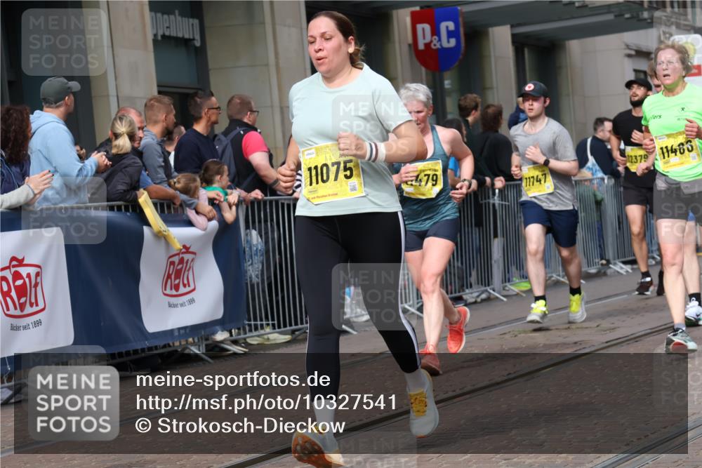 13.09.2026 - 21. swb-Marathon Bremen Strokosch-Dieckow http://msf.ph/oto/10327541 13.09.2026 11:01:34 Ziel 10257, 10332, 10409, 10444, 10500, 10617, 10803, 10817, 10924, 11075, 11115, 11150, 11268, 11305, 11369, 11412, 11413, 11436, 11479, 11486, 11668, 11747, 11859, 11985, 11986, 12016, 12095, 12145, 12360, 12379, 12412, 12466, 12506, 10181, 10251, 10497, 10560, 10647, 10648, 10678, 11260, 11306, 11324, 11459, 11467, 11550, 11551, 11666, 11751, 11788, 11796, 11798, 11813, 11816, 11969, 11970, 12047, 12062, 12245, 12390, 12391 meine-sportfotos.de