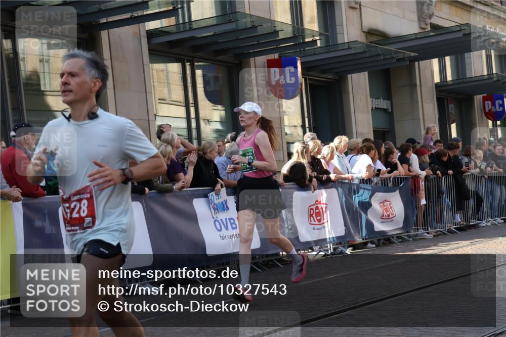 13.09.2026 - 21. swb-Marathon Bremen Strokosch-Dieckow http://msf.ph/oto/10327543 13.09.2026 13:20:46 Ziel 226, 854, 1056, 1191, 1881, 2425, 2640, 2979, 3356, 3450, 3933, 4126, 4316, 4362, 4465, 4612, 4734, 5161, 6357, 6401, 6680, 6970, 7902, 8237, 8323, 8408, 8622, 8791, 8971, 9267, 9268, 13120, 541, 769, 876, 1197, 1528, 1646, 1881, 2493, 2640, 2953, 3356, 3813, 3866, 4174, 4357, 4358, 4482, 4612, 5213, 5493, 5855, 5954, 6177, 6495, 6496, 7411, 7517, 8005, 8141, 8804, 9162, 9691, 9721, 9949, 13126 meine-sportfotos.de