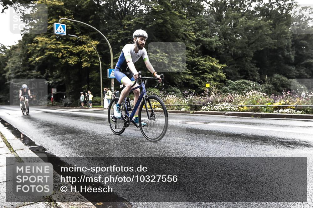 13.09.2026 - Stadtparktriathlon H.Heesch http://msf.ph/oto/10327556 13.09.2026 11:53:33 Radfahren 795, 819, 834, 849, 915 meine-sportfotos.de