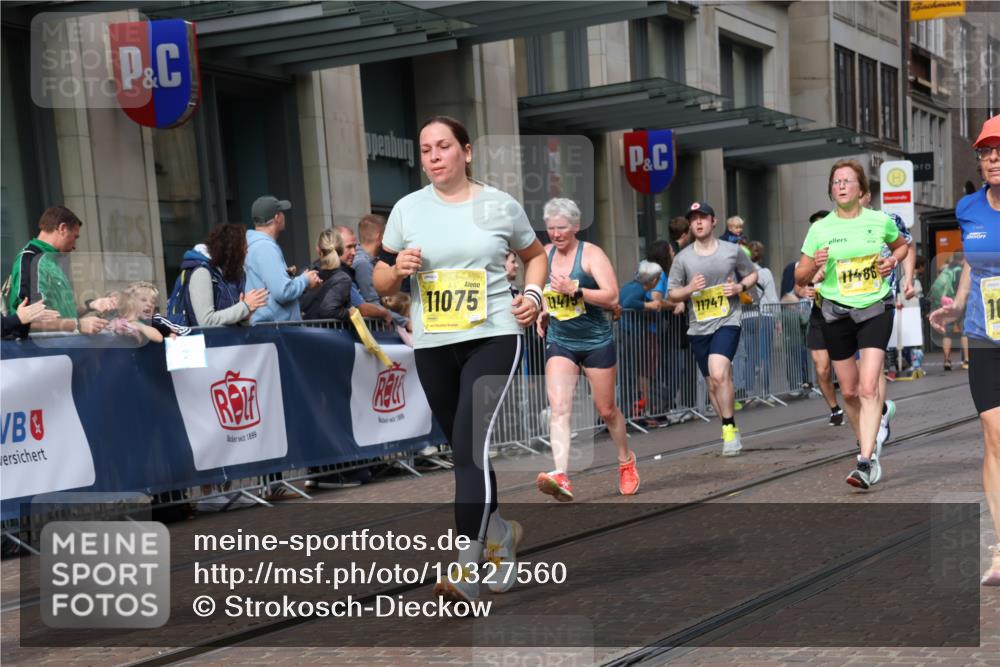 13.09.2026 - 21. swb-Marathon Bremen Strokosch-Dieckow http://msf.ph/oto/10327560 13.09.2026 11:01:34 Ziel 10257, 10332, 10409, 10444, 10500, 10617, 10803, 10817, 10924, 11075, 11115, 11150, 11268, 11305, 11369, 11412, 11413, 11436, 11479, 11486, 11668, 11747, 11859, 11985, 11986, 12016, 12095, 12145, 12360, 12379, 12412, 12466, 12506, 10181, 10251, 10497, 10560, 10647, 10648, 10678, 11260, 11306, 11324, 11459, 11467, 11550, 11551, 11666, 11751, 11788, 11796, 11798, 11813, 11816, 11969, 11970, 12047, 12062, 12245, 12390, 12391 meine-sportfotos.de