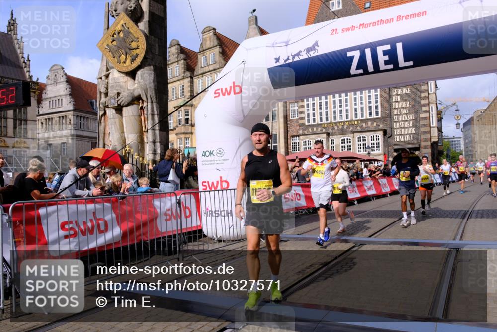 13.09.2026 - 21. swb-Marathon Bremen Tim E. http://msf.ph/oto/10327571 13.09.2026 11:02:08 Ziel 10257, 10332, 10409, 10444, 10817, 11075, 11115, 11150, 11268, 11305, 11369, 11412, 11413, 11436, 11479, 11486, 11668, 11747, 11859, 11985, 11986, 12095, 12379, 12412, 12466 meine-sportfotos.de