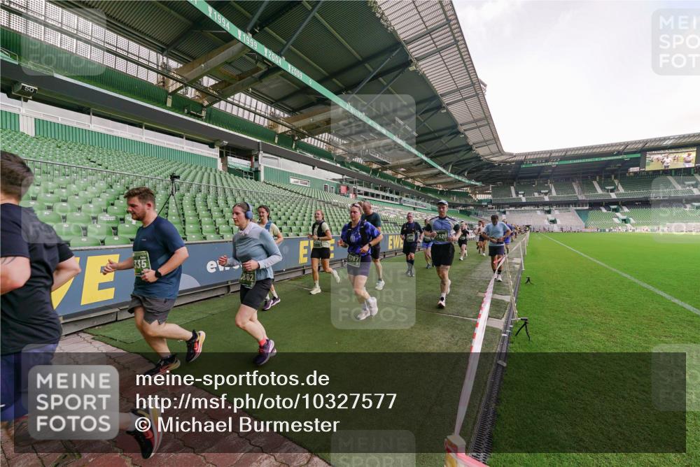 13.09.2026 - 21. swb-Marathon Bremen Michael Burmester http://msf.ph/oto/10327577 13.09.2026 13:32:45 Laufen im Stadion 155, 344, 350, 386, 487, 490, 594, 617, 690, 765, 786, 787, 965, 1001, 1051, 1133, 1142, 1292, 1310, 1326, 1329, 1377, 1427, 1591, 1592, 1801, 1869, 1892, 1897, 1904, 1923, 2077, 2132, 2226, 2230, 2231, 2253, 2270, 2274, 2320, 2344, 2374, 2399, 2400, 2456, 2514, 2523, 2539, 2556, 2616, 2630, 2649, 2718, 2726, 2769, 2848, 2945, 2982, 3014, 3038, 3140, 3223, 3350, 3379, 3426, 3572, 3601, 3614, 3644, 3736, 3746, 3797, 3901, 3944 meine-sportfotos.de