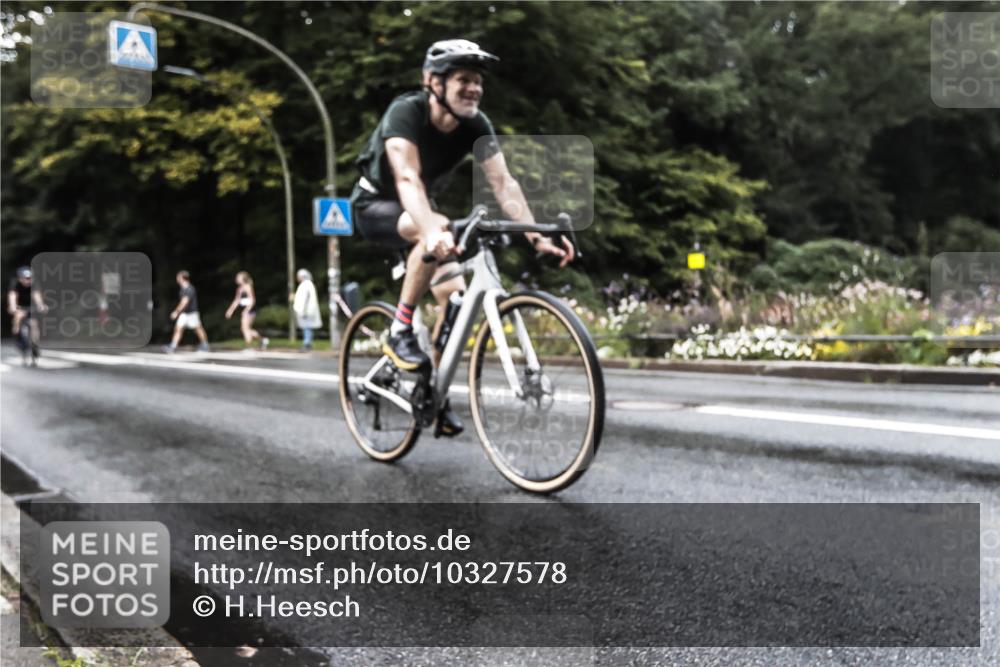 13.09.2026 - Stadtparktriathlon H.Heesch http://msf.ph/oto/10327578 13.09.2026 13:04:41 Radfahren 1205, 1211, 1268, 1271, 1316, 1338 meine-sportfotos.de