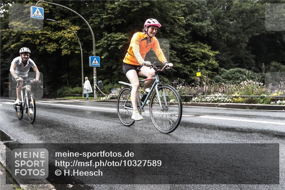 13.09.2026 - Stadtparktriathlon H.Heesch http://msf.ph/oto/10327589 13.09.2026 13:04:44 Radfahren 1205, 1211, 1271, 1316 meine-sportfotos.de