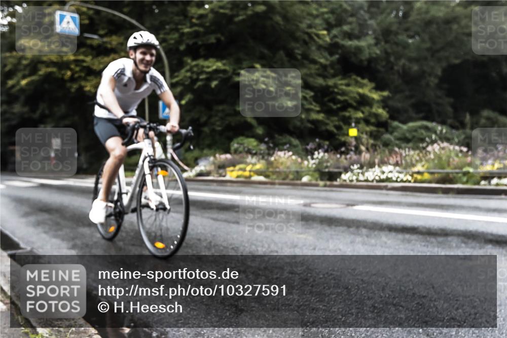 13.09.2026 - Stadtparktriathlon H.Heesch http://msf.ph/oto/10327591 13.09.2026 13:04:44 Radfahren 1205, 1211, 1271, 1316 meine-sportfotos.de