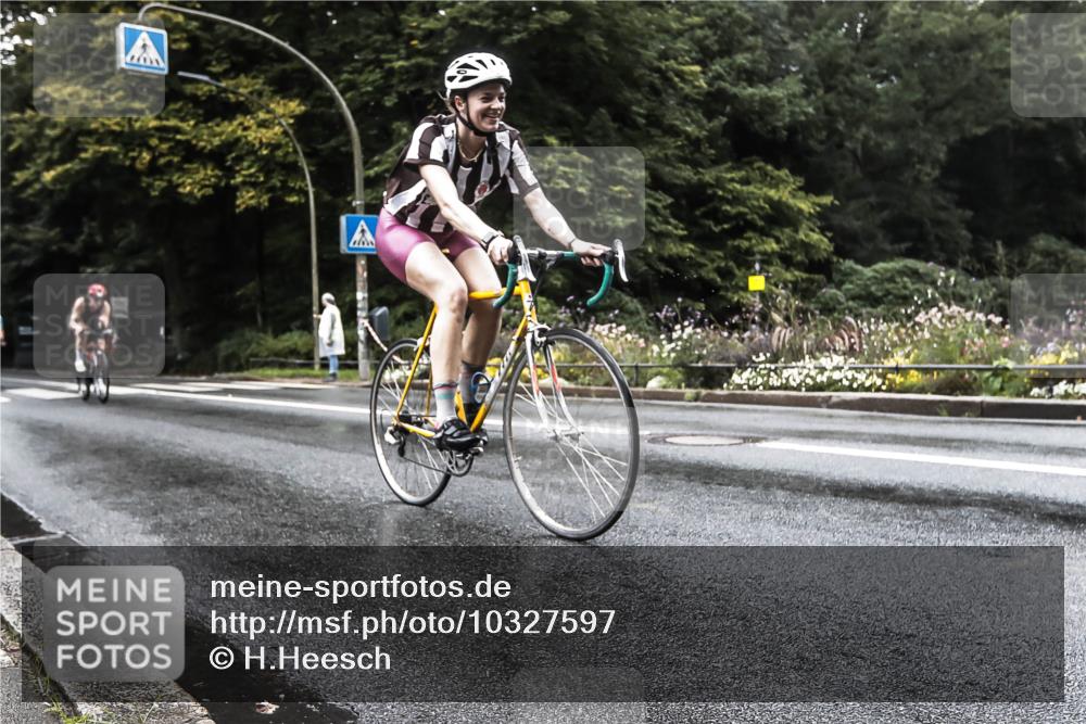 13.09.2026 - Stadtparktriathlon H.Heesch http://msf.ph/oto/10327597 13.09.2026 13:04:51 Radfahren 1192, 1241, 1359, 1392 meine-sportfotos.de