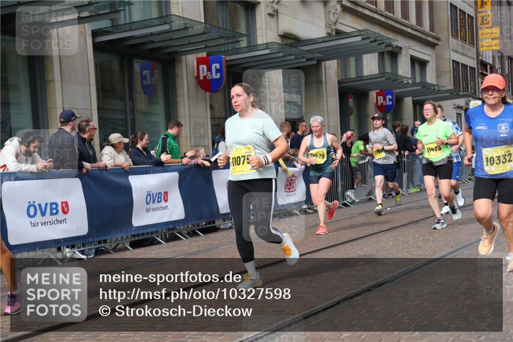 13.09.2026 - 21. swb-Marathon Bremen Strokosch-Dieckow http://msf.ph/oto/10327598 13.09.2026 11:01:34 Ziel 10257, 10332, 10409, 10444, 10500, 10617, 10803, 10817, 10924, 11075, 11115, 11150, 11268, 11305, 11369, 11412, 11413, 11436, 11479, 11486, 11668, 11747, 11859, 11985, 11986, 12016, 12095, 12145, 12360, 12379, 12412, 12466, 12506, 10181, 10251, 10497, 10560, 10647, 10648, 10678, 11260, 11306, 11324, 11459, 11467, 11550, 11551, 11666, 11751, 11788, 11796, 11798, 11813, 11816, 11969, 11970, 12047, 12062, 12245, 12390, 12391 meine-sportfotos.de