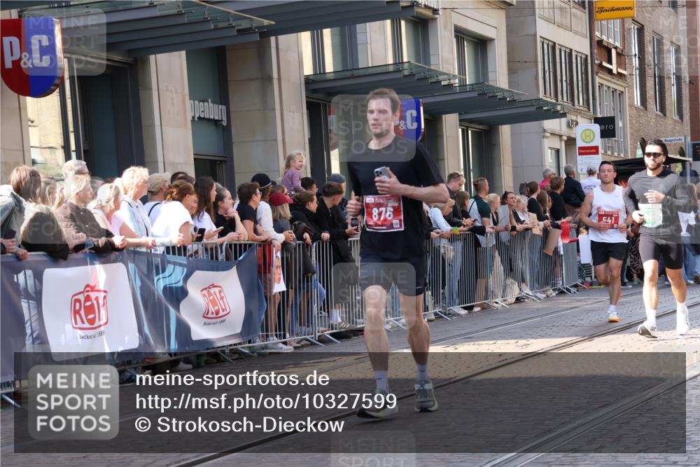 13.09.2026 - 21. swb-Marathon Bremen Strokosch-Dieckow http://msf.ph/oto/10327599 13.09.2026 13:20:48 Ziel 226, 854, 1056, 1191, 2425, 2979, 3450, 3933, 4126, 4316, 4362, 4465, 4734, 6357, 6401, 6680, 6970, 7902, 8237, 8323, 8408, 8622, 8791, 8971, 9267, 9268, 13120, 541, 769, 876, 1528, 1881, 2493, 2640, 3356, 3813, 3866, 4174, 4357, 4358, 4482, 4612, 5161, 5213, 5493, 5855, 5954, 6177, 6495, 6496, 6680, 7411, 7517, 8005, 8141, 8804, 9162, 9691, 9721, 9949, 13126 meine-sportfotos.de